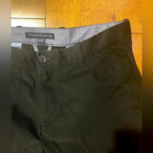 *SOLD* 🌙 Tommy Hilfiger black chino pants size 32x30 - Picture 4 of 4